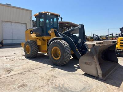 John Deere 624 P-Tier Wheel Loader