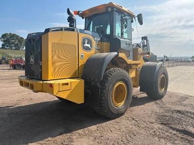 John Deere 624 P-Tier Wheel Loader