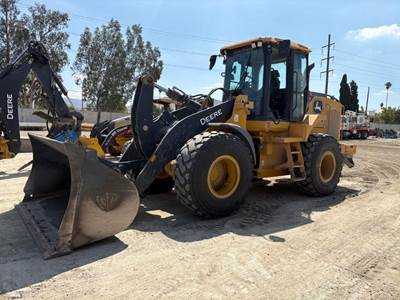 John Deere 624 P-Tier Wheel Loader