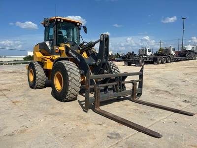 John Deere 624 P-Tier Wheel Loader