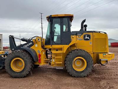 John Deere 624 P-Tier Wheel Loader