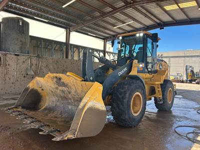 John Deere 624 P-Tier Wheel Loader