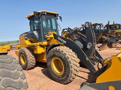 John Deere 624 P-Tier Wheel Loader