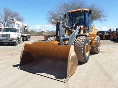 John Deere 624 P-Tier Wheel Loader