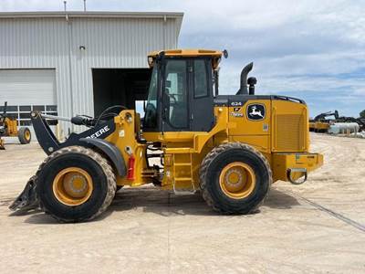 John Deere 624 P-Tier Wheel Loader