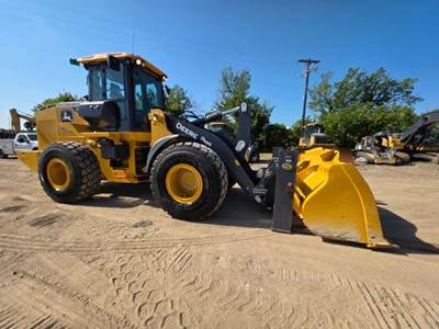 John Deere 624 P-Tier Wheel Loader