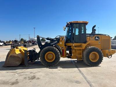 John Deere 624 P-Tier Wheel Loader