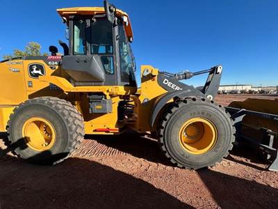 John Deere 624 P-Tier Wheel Loader