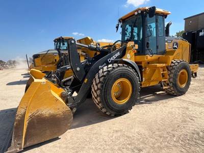 John Deere 624 P-Tier Wheel Loader