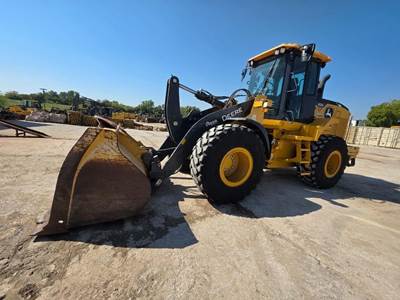John Deere 624 P-Tier Wheel Loader