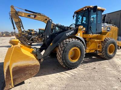 John Deere 624 P-Tier Wheel Loader