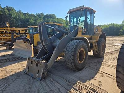 John Deere 624 P-Tier Wheel Loader