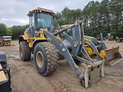 John Deere 624 P-Tier Wheel Loader