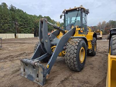 John Deere 624 P-Tier Wheel Loader