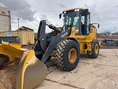 John Deere 624 P-Tier Wheel Loader