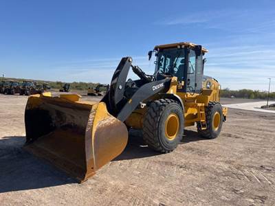 John Deere 624 P-Tier Wheel Loader