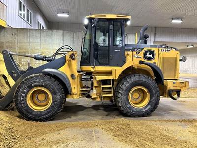 John Deere 624 P-Tier Wheel Loader