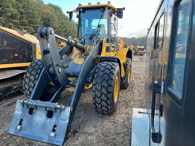 John Deere 624 P-Tier Wheel Loader