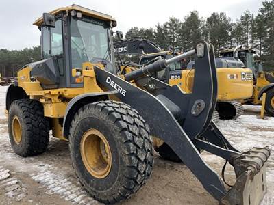 John Deere 624 P-Tier Wheel Loader