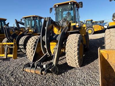 John Deere 624 P-Tier Wheel Loader