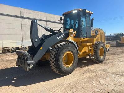 John Deere 624 P-Tier Wheel Loader