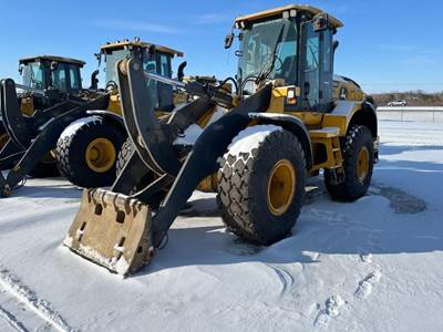 John Deere 624 P-Tier Wheel Loader