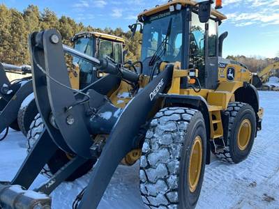 John Deere 624 P-Tier Wheel Loader