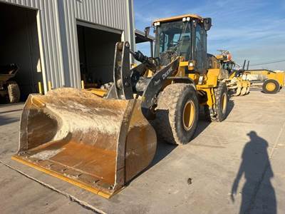 John Deere 624 P-Tier Wheel Loader