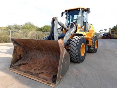 John Deere 624 P-Tier Wheel Loader