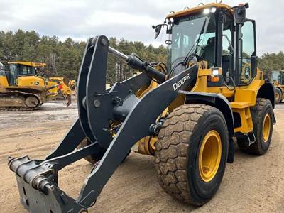 John Deere 624 P-Tier Wheel Loader