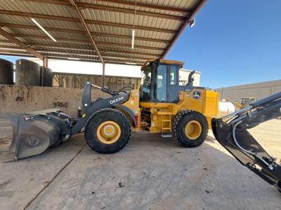 John Deere 624 P-Tier Wheel Loader