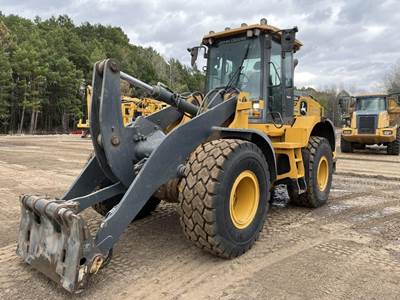 John Deere 624 P-Tier Wheel Loader