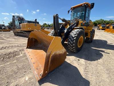 John Deere 624 P-Tier Wheel Loader