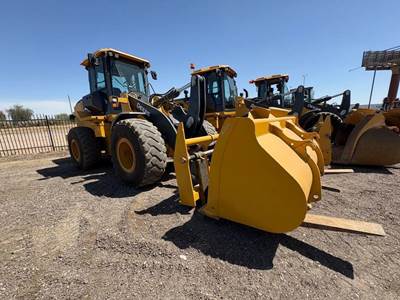 John Deere 624 P-Tier Wheel Loader