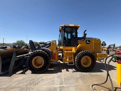 John Deere 624 P-Tier Wheel Loader