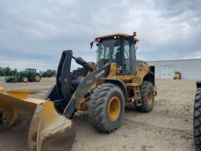 John Deere 624 P-Tier Wheel Loader