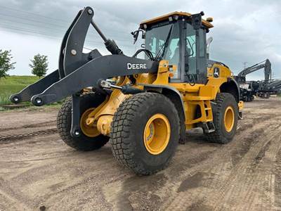 John Deere 624 P-Tier Wheel Loader