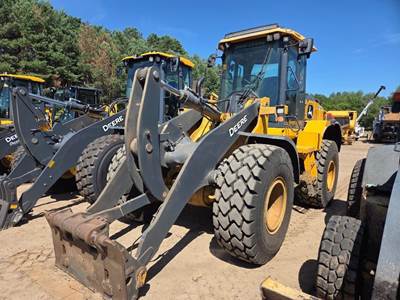 John Deere 624 P-Tier Wheel Loader