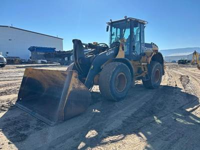 John Deere 624K Large Wheel Loader