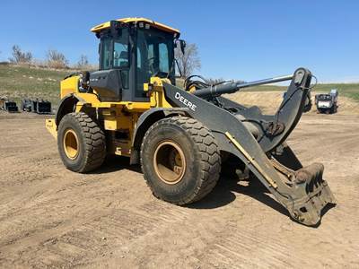 John Deere 624L Wheel Loader