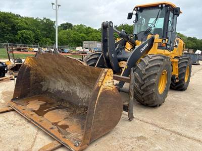 John Deere 624L Wheel Loader