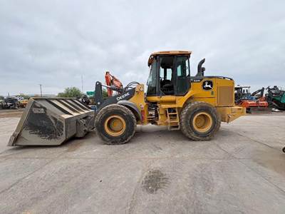 John Deere 624L Wheel Loader