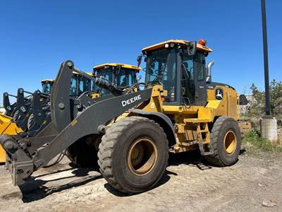 John Deere 624L Wheel Loader