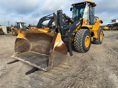 John Deere 624L Wheel Loader