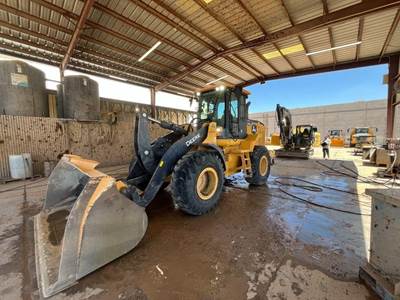 John Deere 624L Wheel Loader