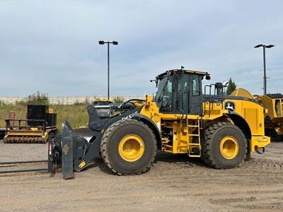 John Deere 744 P-TIER Wheel Loader