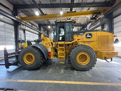 John Deere 744 P-TIER Wheel Loader