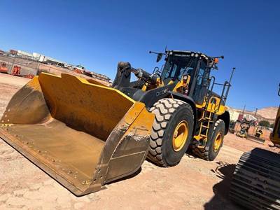 John Deere 744 X-TIER Wheel Loader
