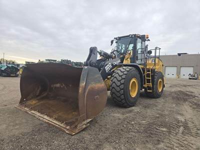 John Deere 744L Wheel Loader