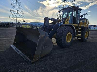 John Deere 744L Wheel Loader